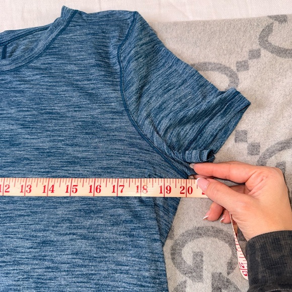 Lululemon Long Distance Short Sleeve Tee Blue Heathered - Picture 2 of 5